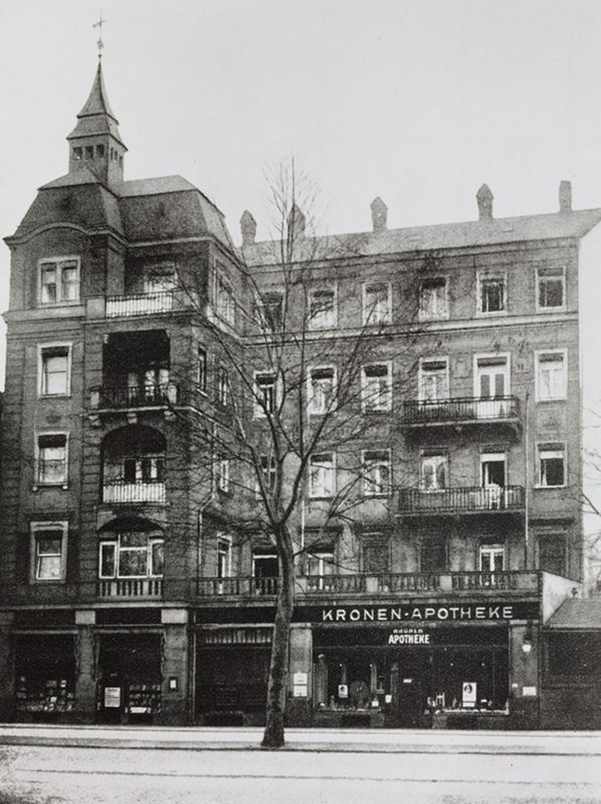 Die Dresdner Kronenapotheke 1908